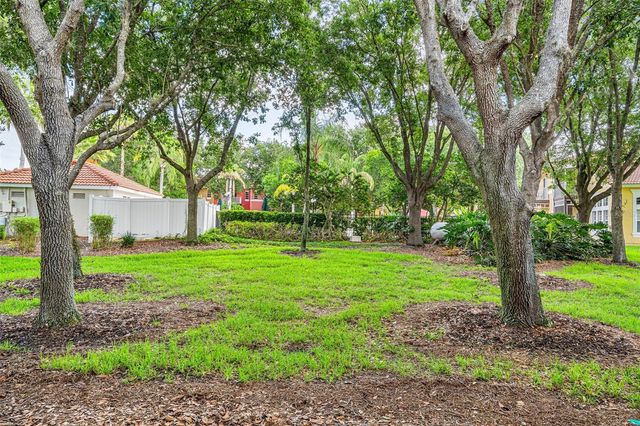 8474 CRYSTAL COVE LOOP, Kissimmee, FL 34747