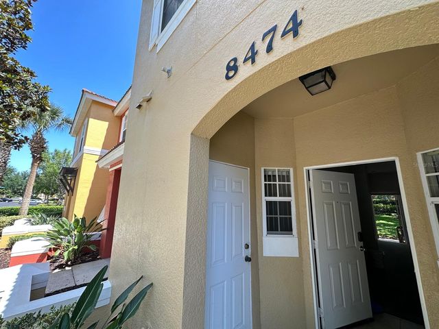 8474 CRYSTAL COVE LOOP, Kissimmee, FL 34747