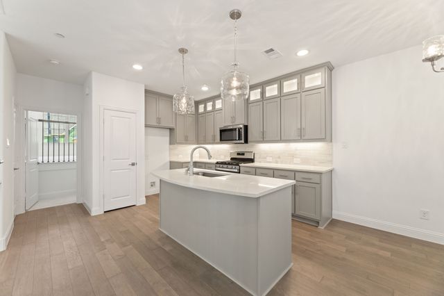 111 Kensington Drive, Lewisville, TX 75067
