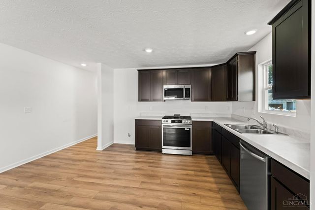 1050 Grandin Pond Drive, South Lebanon, OH 45039