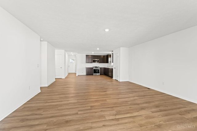 1050 Grandin Pond Drive, South Lebanon, OH 45039