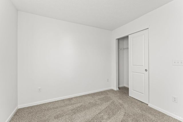 1050 Grandin Pond Drive, South Lebanon, OH 45039