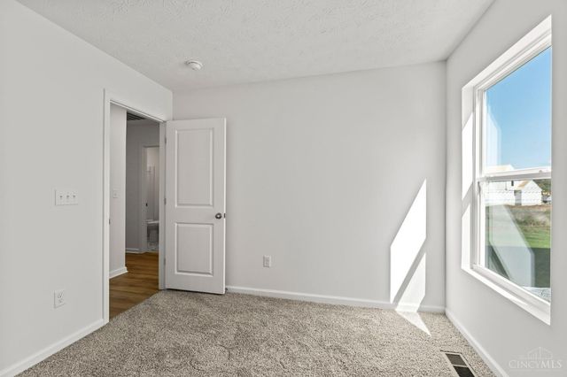 1050 Grandin Pond Drive, South Lebanon, OH 45039