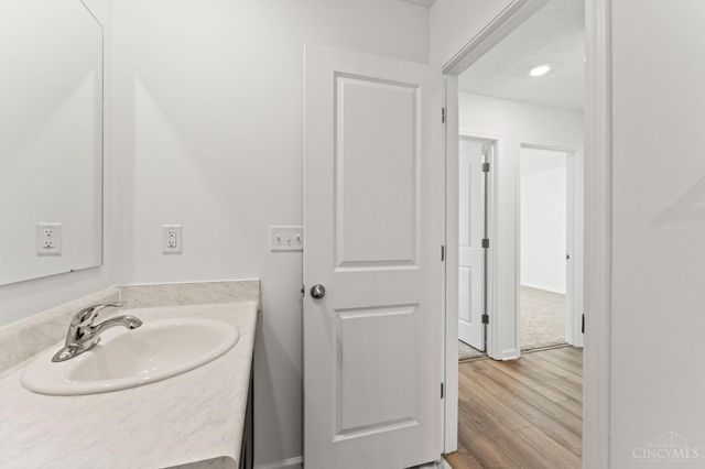 1050 Grandin Pond Drive, South Lebanon, OH 45039