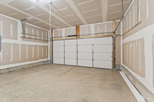 1050 Grandin Pond Drive, South Lebanon, OH 45039