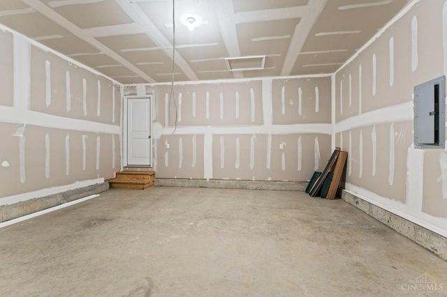 1050 Grandin Pond Drive, South Lebanon, OH 45039