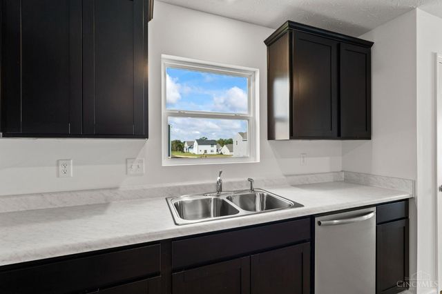 1050 Grandin Pond Drive, South Lebanon, OH 45039