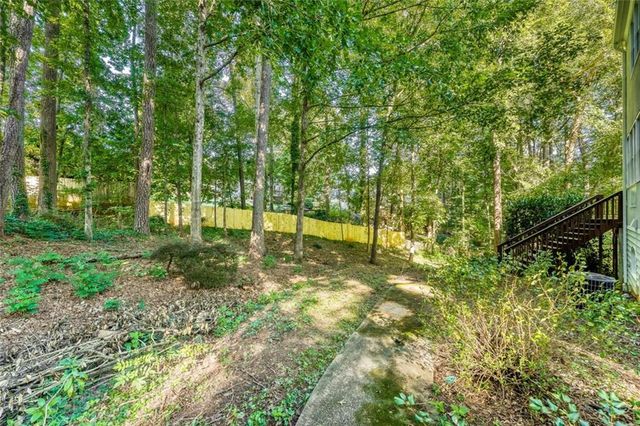 1363 Fallsbrook Way NW, Acworth, GA 30101