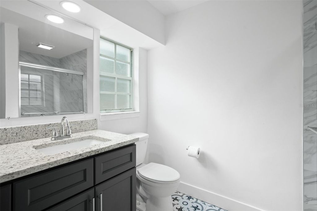 Image 19 of property listing at 1017 N THORNTON AVENUE, Orlando, FL 32803