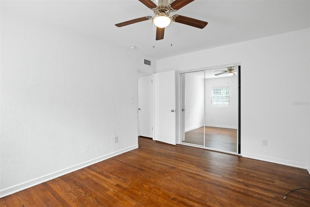 Image 22 of property listing at 1017 N THORNTON AVENUE, Orlando, FL 32803