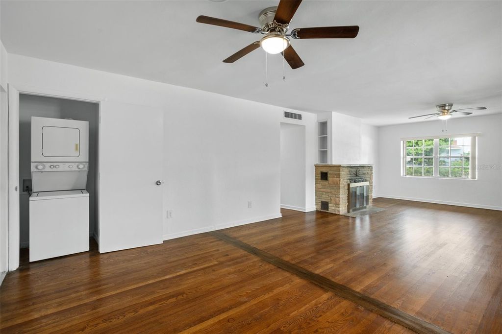 Image 23 of property listing at 1017 N THORNTON AVENUE, Orlando, FL 32803