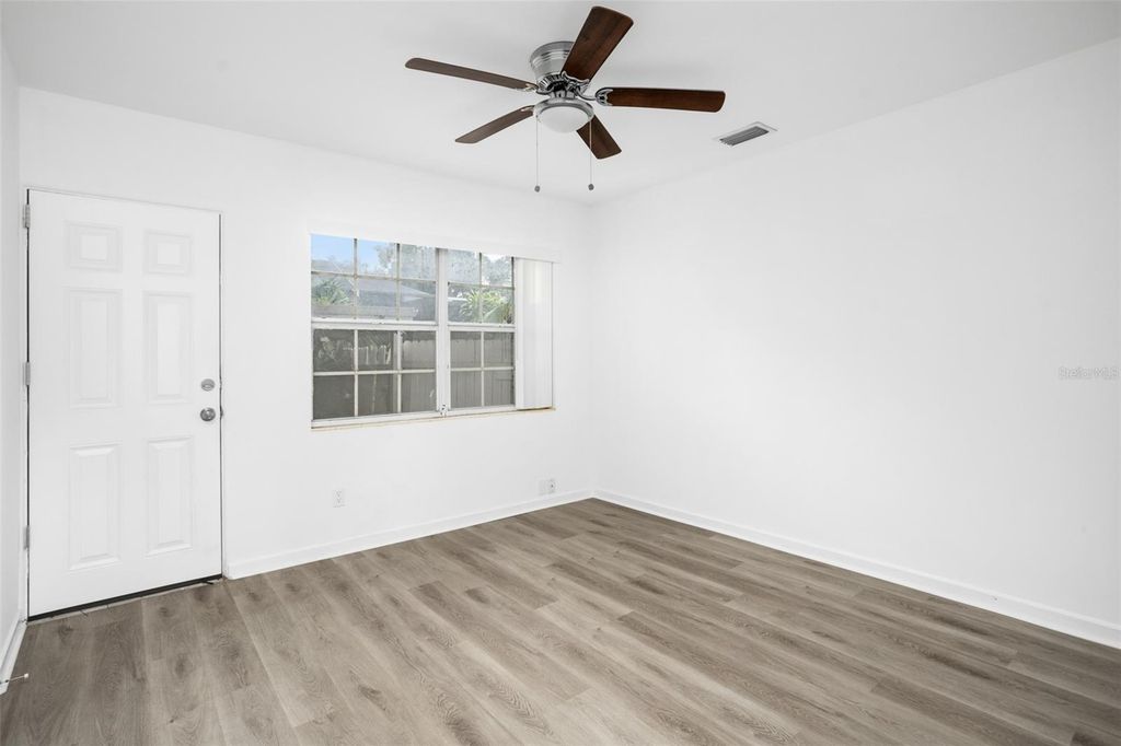 Image 26 of property listing at 1017 N THORNTON AVENUE, Orlando, FL 32803