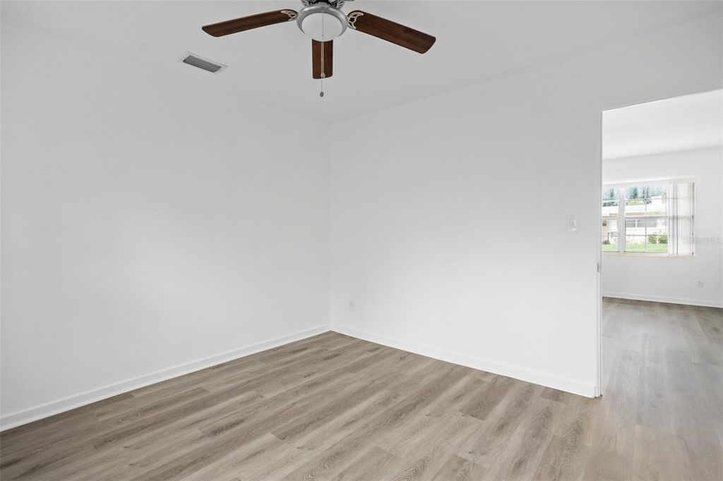 Image 30 of property listing at 1017 N THORNTON AVENUE, Orlando, FL 32803