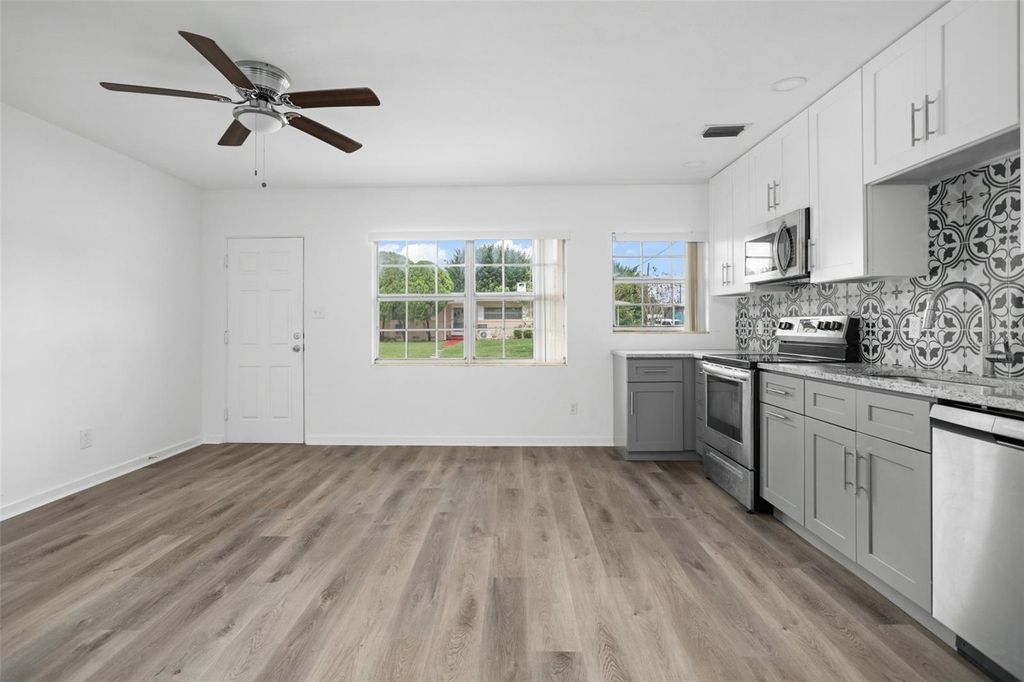 Image 31 of property listing at 1017 N THORNTON AVENUE, Orlando, FL 32803
