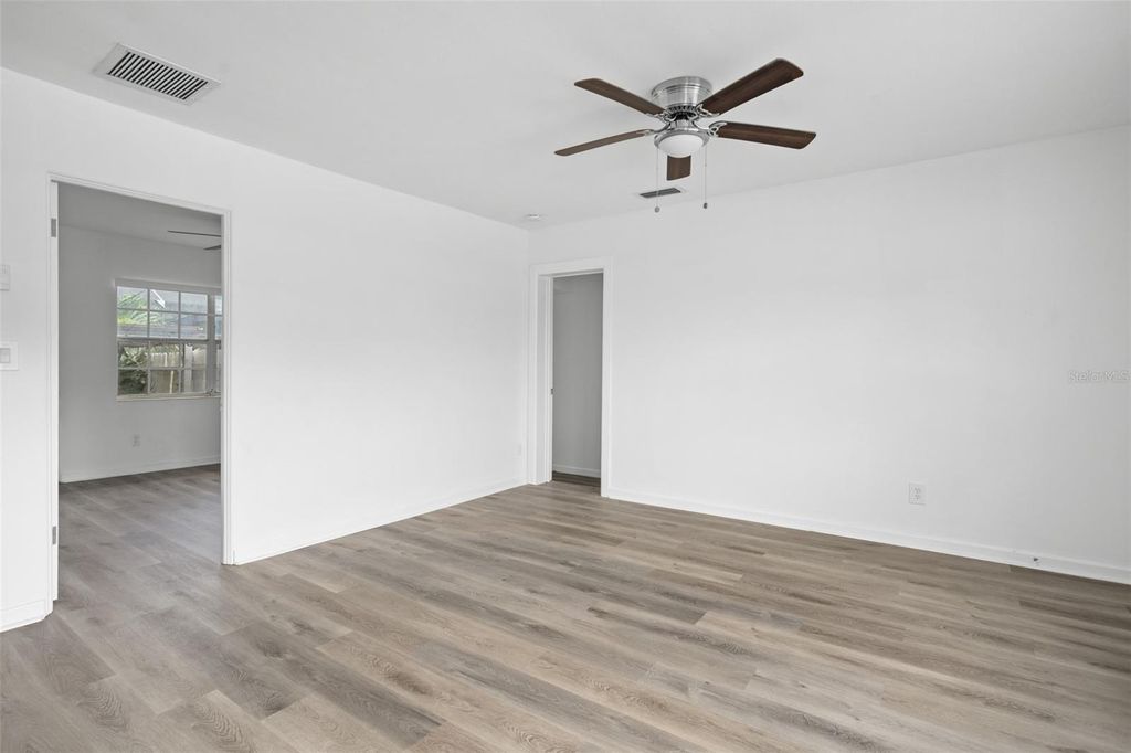 Image 34 of property listing at 1017 N THORNTON AVENUE, Orlando, FL 32803