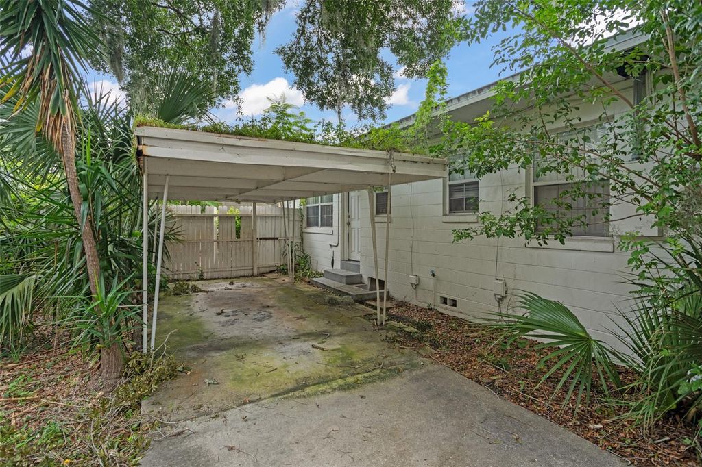 Image 38 of property listing at 1017 N THORNTON AVENUE, Orlando, FL 32803