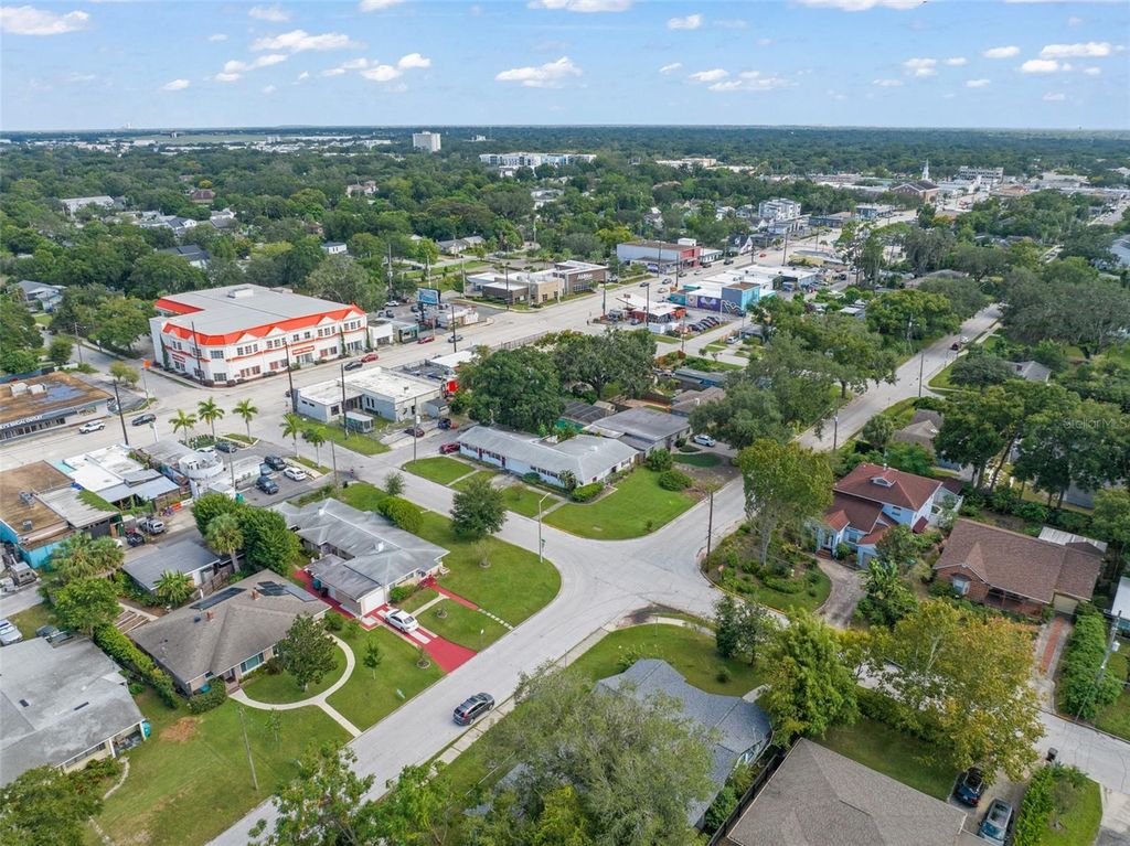 Image 39 of property listing at 1017 N THORNTON AVENUE, Orlando, FL 32803