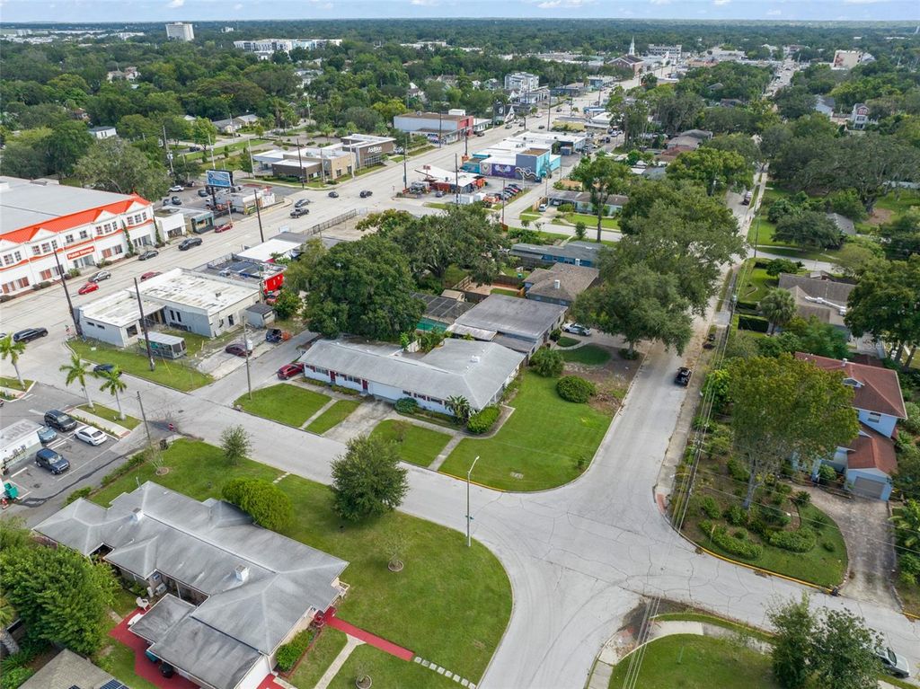 Image 40 of property listing at 1017 N THORNTON AVENUE, Orlando, FL 32803
