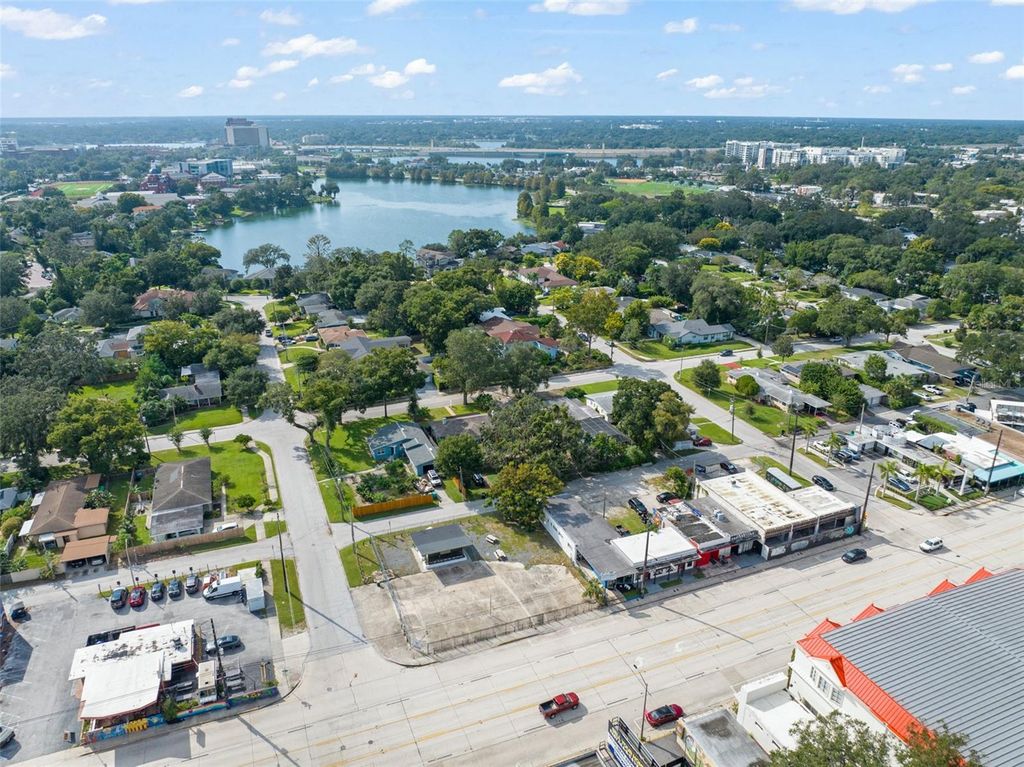 Image 47 of property listing at 1017 N THORNTON AVENUE, Orlando, FL 32803