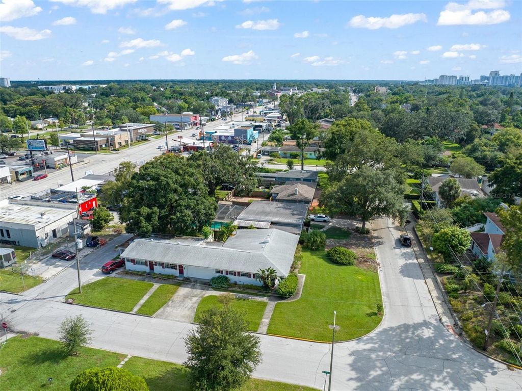 Image 48 of property listing at 1017 N THORNTON AVENUE, Orlando, FL 32803