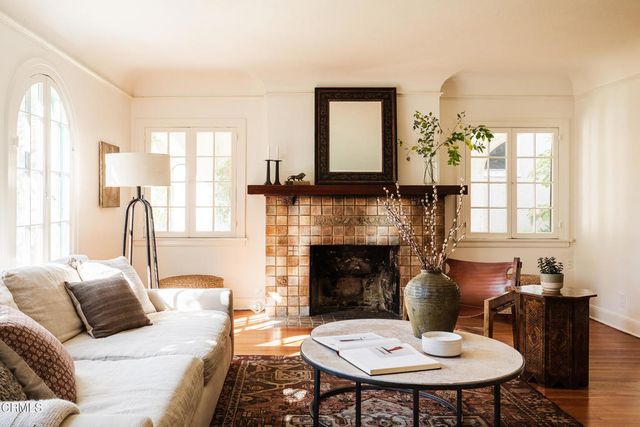 1266 N Flores Street, West Hollywood, CA 90069