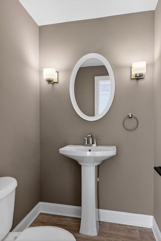 6020 Oakwood Drive 1L, Lisle, IL 60532