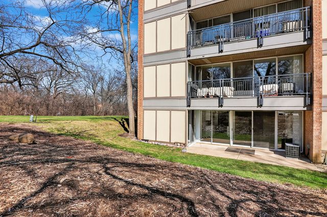 6020 Oakwood Drive 1L, Lisle, IL 60532