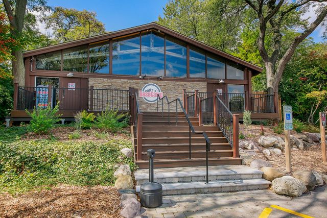 6020 Oakwood Drive 1L, Lisle, IL 60532