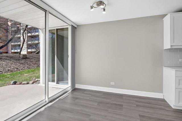 6020 Oakwood Drive 1L, Lisle, IL 60532