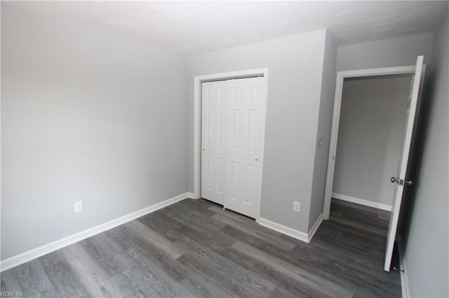 210 Primrose LN, Chesapeake, VA 23320