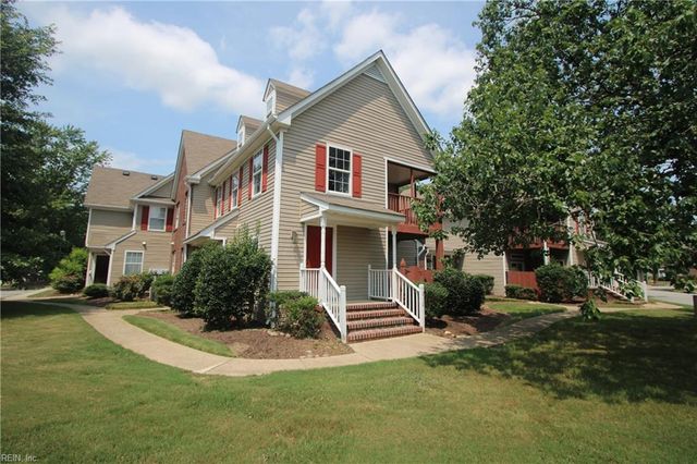 210 Primrose LN, Chesapeake, VA 23320