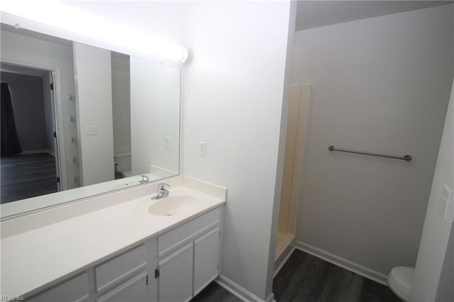 210 Primrose LN, Chesapeake, VA 23320