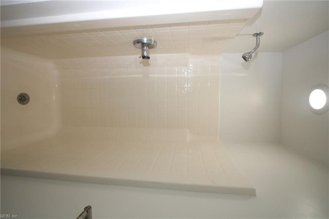 210 Primrose LN, Chesapeake, VA 23320