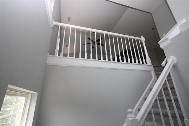 210 Primrose LN, Chesapeake, VA 23320