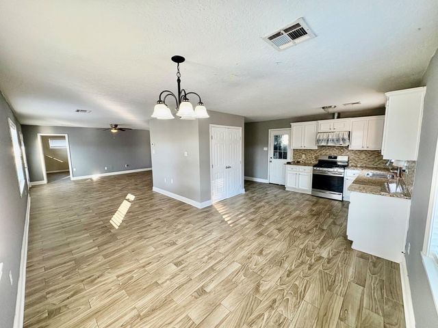 211 Staples Drive, Baytown, TX 77523