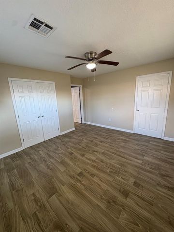 211 Staples Drive, Baytown, TX 77523