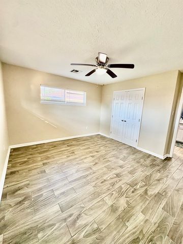 211 Staples Drive, Baytown, TX 77523