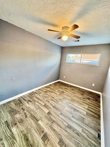 211 Staples Drive, Baytown, TX 77523