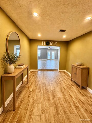 211 Staples Drive, Baytown, TX 77523