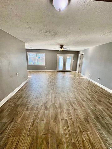 211 Staples Drive, Baytown, TX 77523