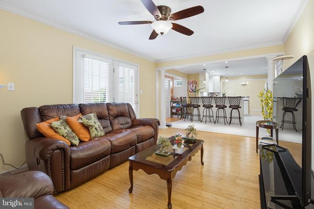 306 LAUREL OAK LN, Lancaster, PA 17602