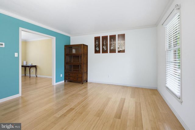 306 LAUREL OAK LN, Lancaster, PA 17602
