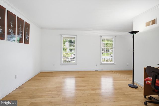 306 LAUREL OAK LN, Lancaster, PA 17602