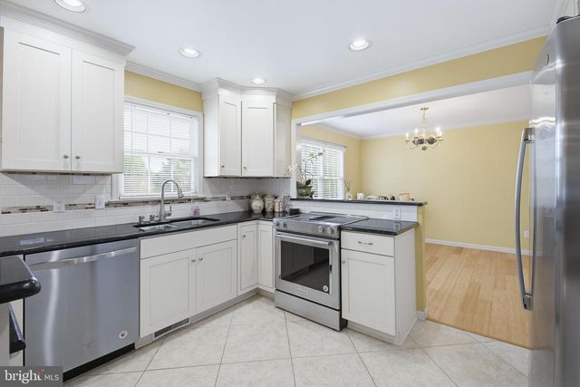306 LAUREL OAK LN, Lancaster, PA 17602