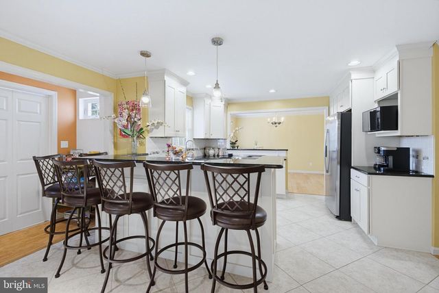 306 LAUREL OAK LN, Lancaster, PA 17602