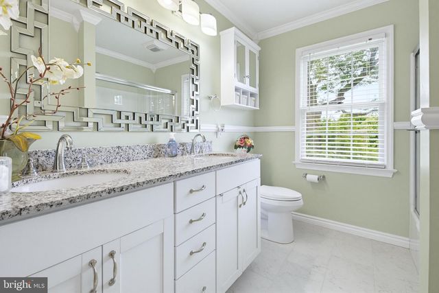 306 LAUREL OAK LN, Lancaster, PA 17602