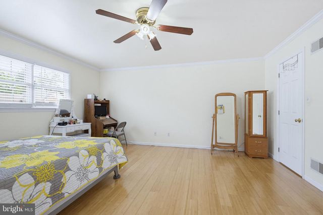 306 LAUREL OAK LN, Lancaster, PA 17602