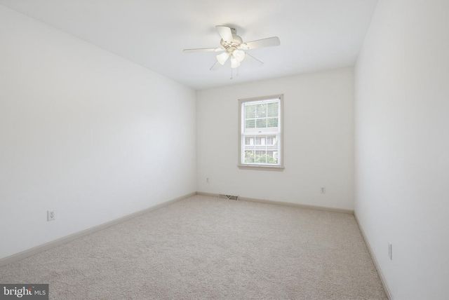 306 LAUREL OAK LN, Lancaster, PA 17602
