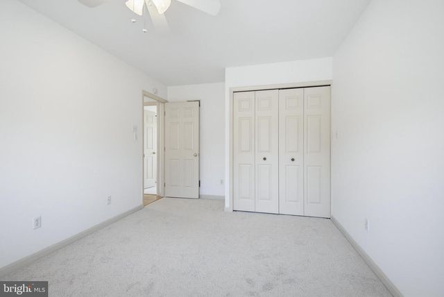306 LAUREL OAK LN, Lancaster, PA 17602
