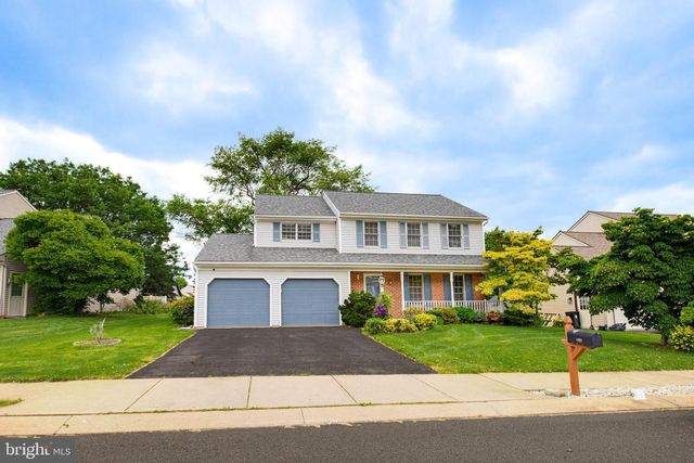 306 LAUREL OAK LN, Lancaster, PA 17602